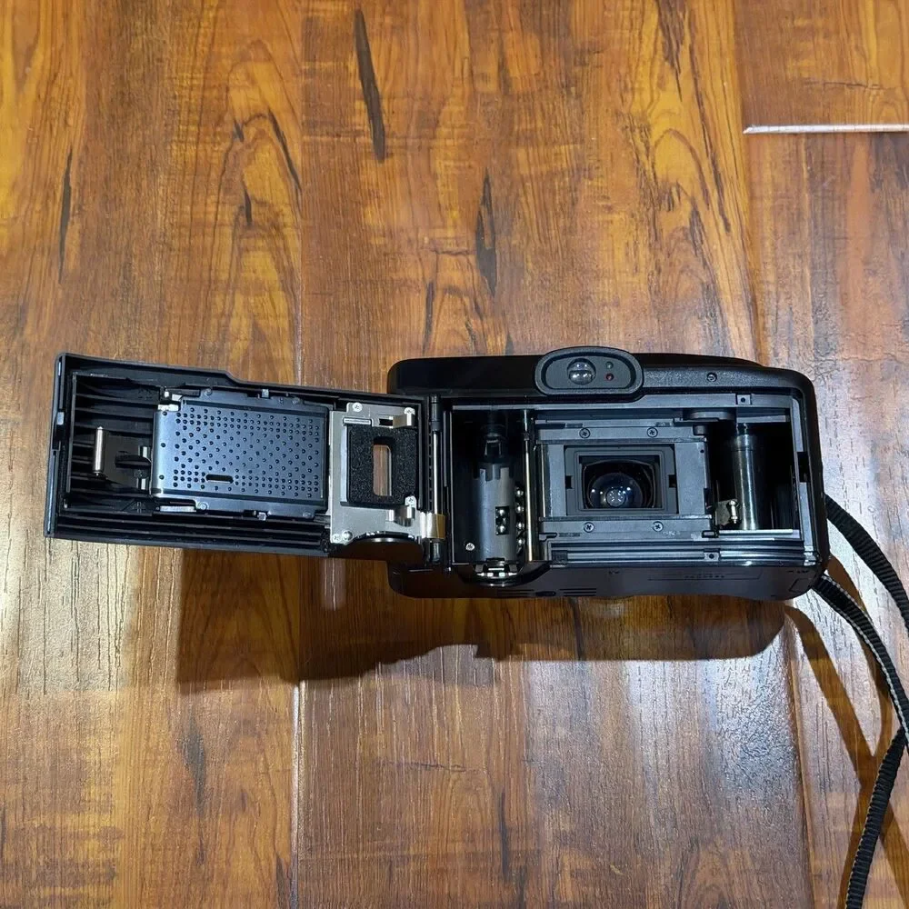 Canon Sure Shot Mega Zoom 76 Caption Point & Shoot 35mm Film Camera